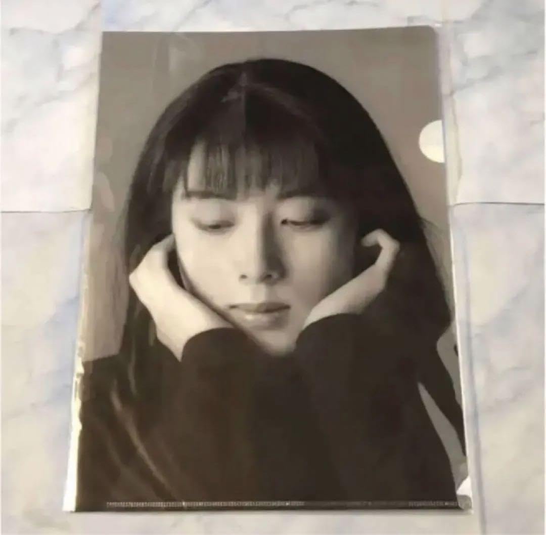 ZARD ミュージアム 坂井泉水 ポストカード全部セット 堂島 （大阪ver） Amazon.co.jp: ZARD 坂井泉水 クリアファイル ポストカード